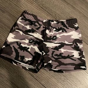 Camo bike shorts-like new